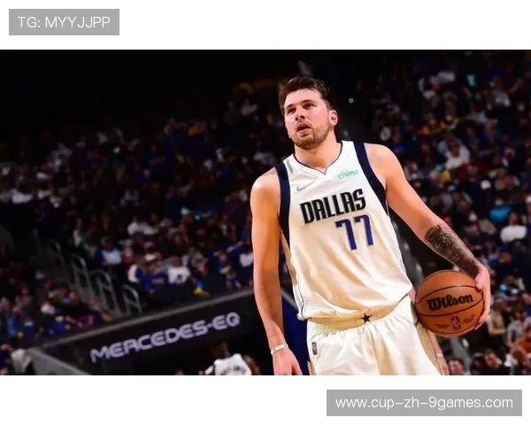 独行侠东契奇造犯规稳稳罚中，逆转成真